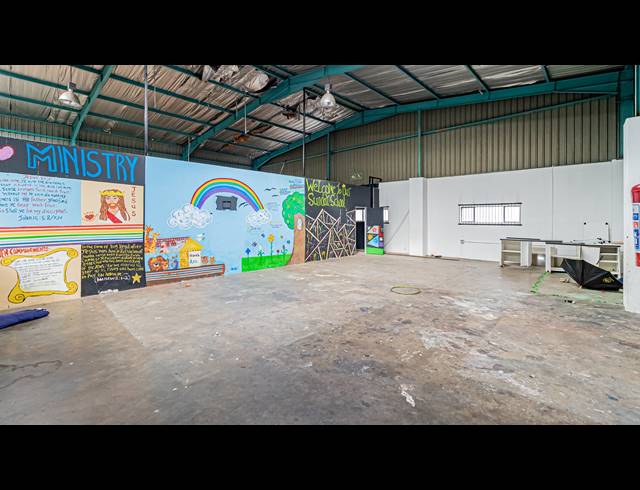 2,200M² WAREHOUSE FOR SALE IN FERNDALE